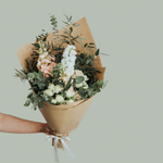 Load image into Gallery viewer, We offer flower delivery on Monday, Tuesday, Wednesday, Thursday, Friday &amp; Saturday. Blumetown Florist Bendigo.
