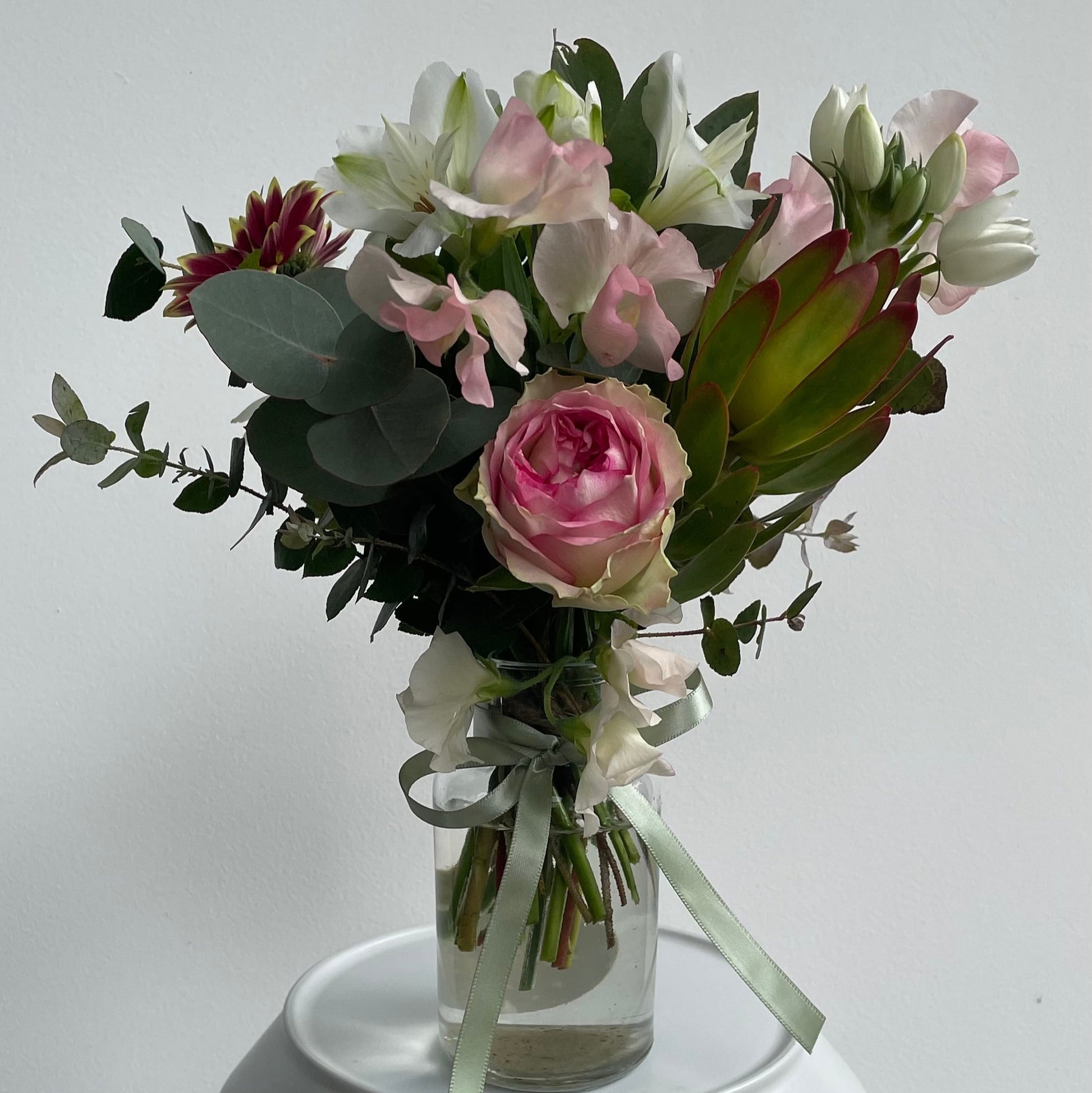 Bendigo florist small vase of seasaonl flowers. 